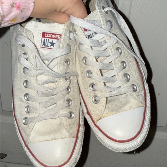 Converse White and Red Classic Sneakers - Picture 2 of 6